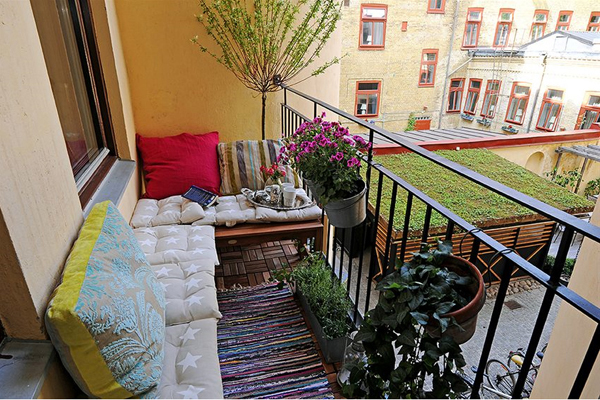 Создаем из маленького балкона комфортную зону отдыха