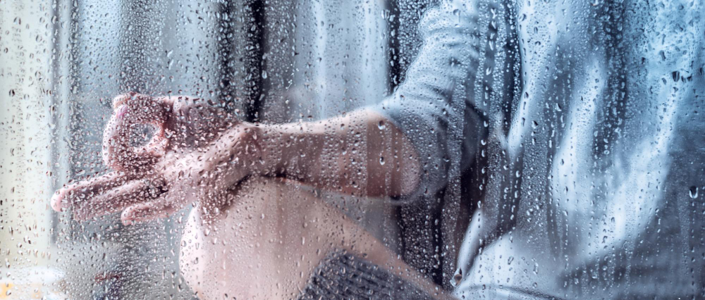Конденсат на балконе: откуда он берётся и чем опасен