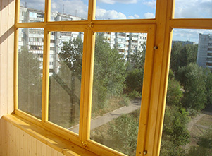 Деревянное остекление балконов
